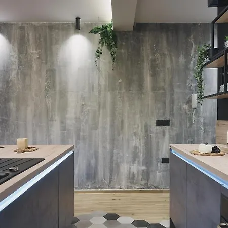 De 2020 With Free Parking *