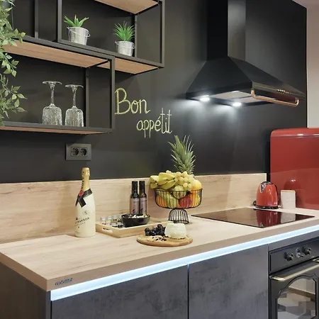 De 2020 With Free Parking Pula