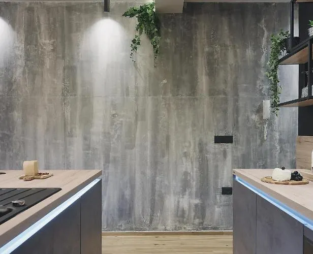 De 2020 With Free Parking *