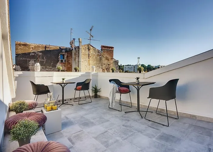 De 2020 With Free Parking *